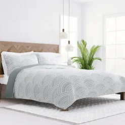 Kirkland's Home Green Scalloped Reversible 3-Pc. Queen Quilt Set- Quilts