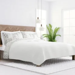 Kirkland's Home White Trellis Reversible 2-Pc. Twin Quilt Set- Quilts