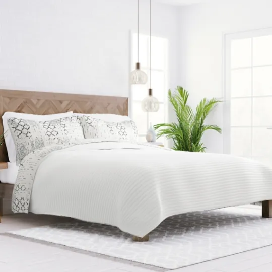 Kirkland's Home White Trellis Reversible 3-Pc. Queen Quilt Set- Quilts